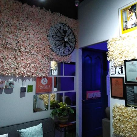 Co.Living Hostel Бандар Сери Бегаван Екстериор снимка