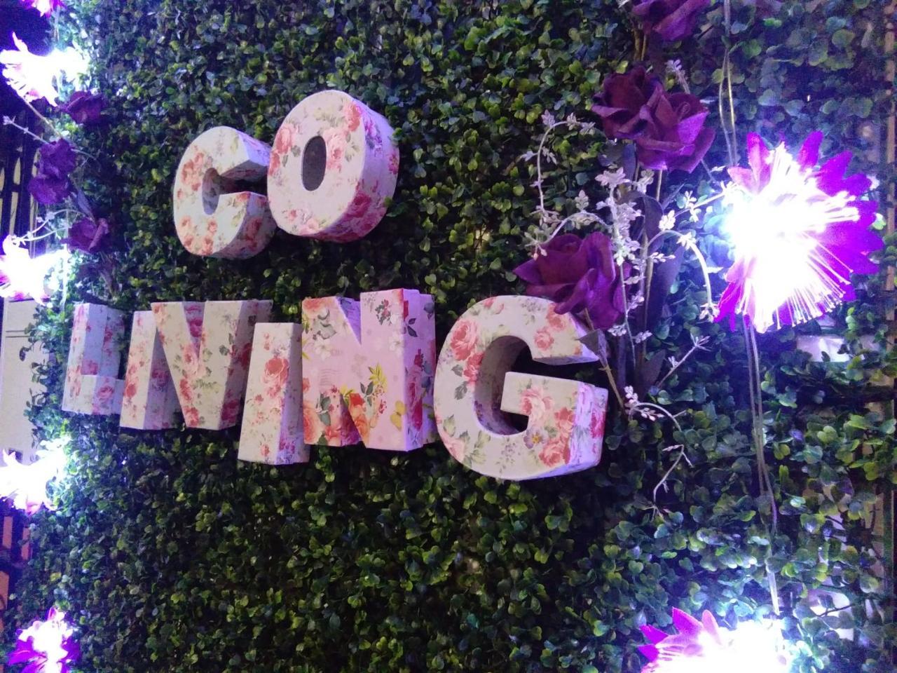 Co.Living Hostel Бандар Сери Бегаван Екстериор снимка