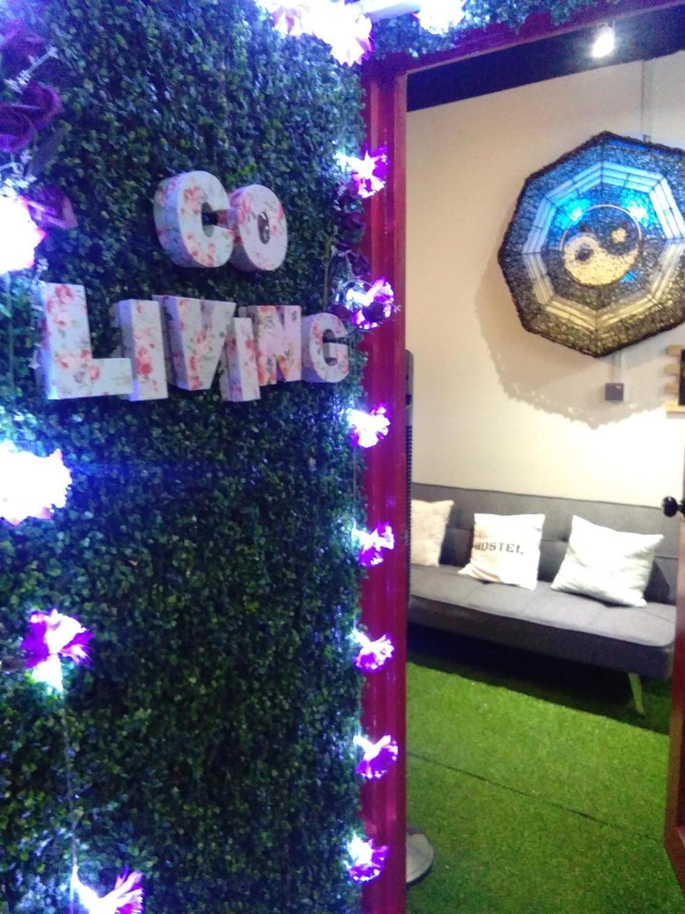 Co.Living Hostel Бандар Сери Бегаван Екстериор снимка