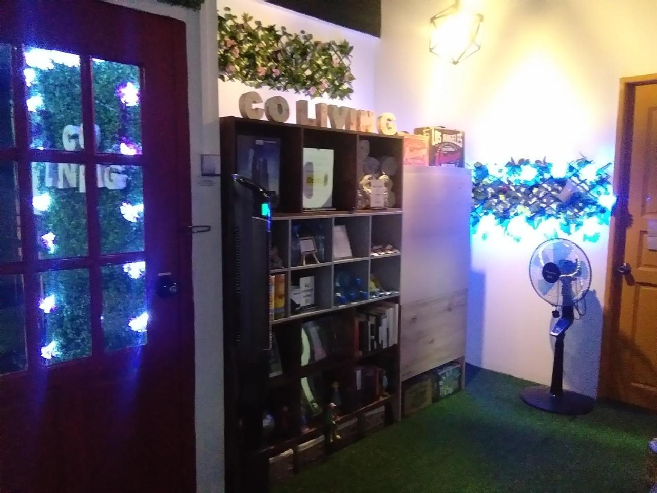 Co.Living Hostel Бандар Сери Бегаван Екстериор снимка