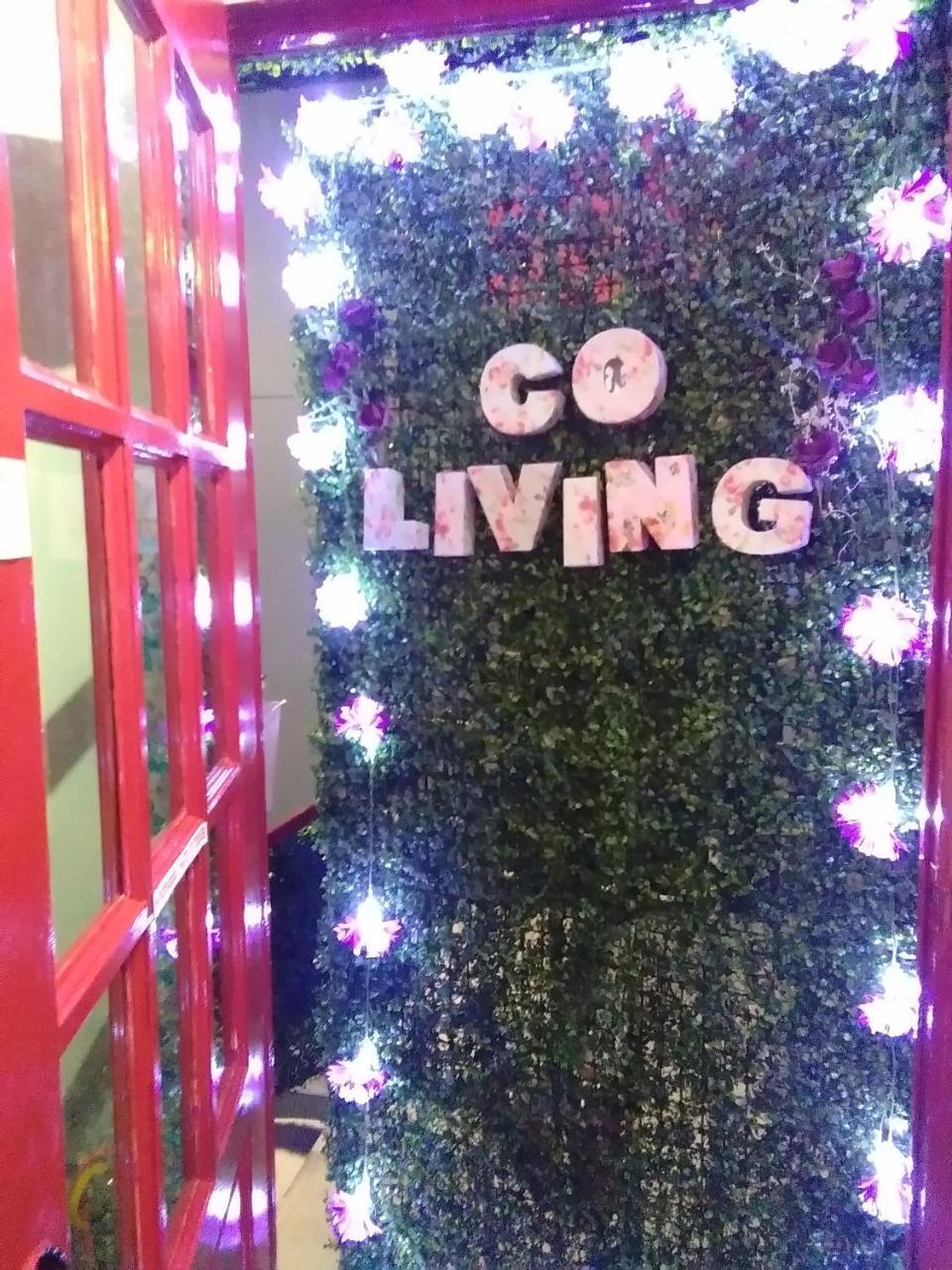 Co.Living Hostel Бандар Сери Бегаван Екстериор снимка