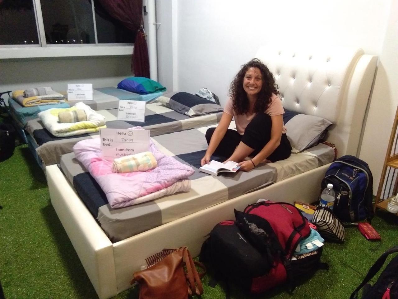 Co.Living Hostel Бандар Сери Бегаван Екстериор снимка