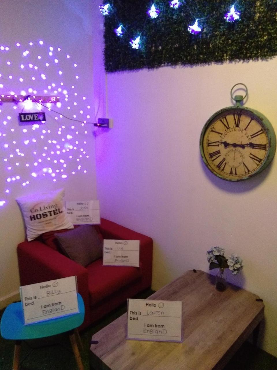 Co.Living Hostel Бандар Сери Бегаван Екстериор снимка