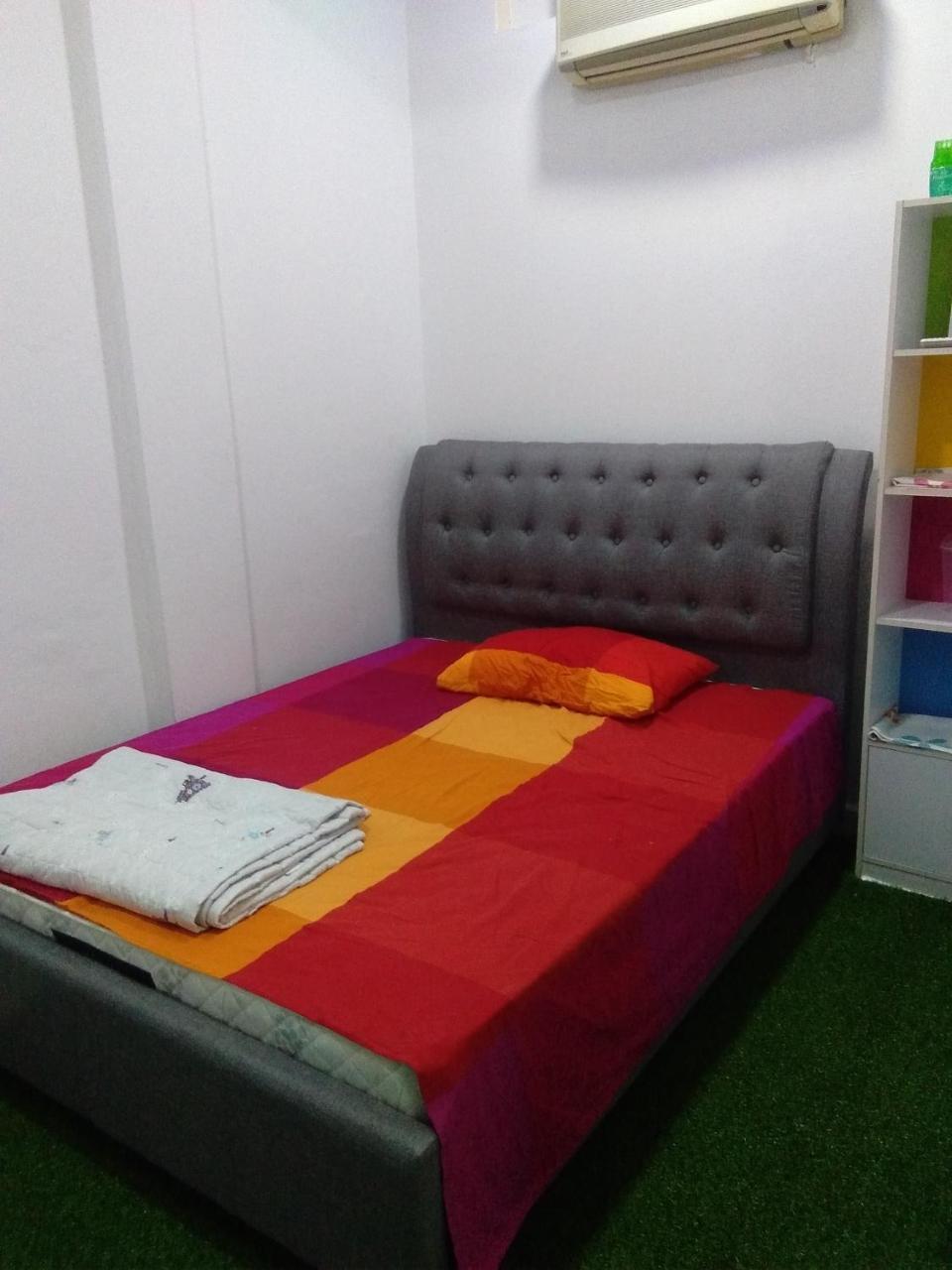 Co.Living Hostel Бандар Сери Бегаван Екстериор снимка