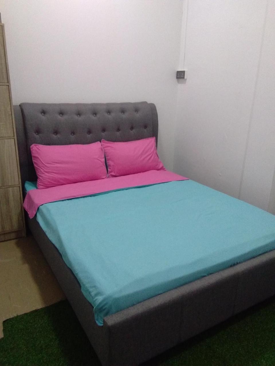 Co.Living Hostel Бандар Сери Бегаван Екстериор снимка