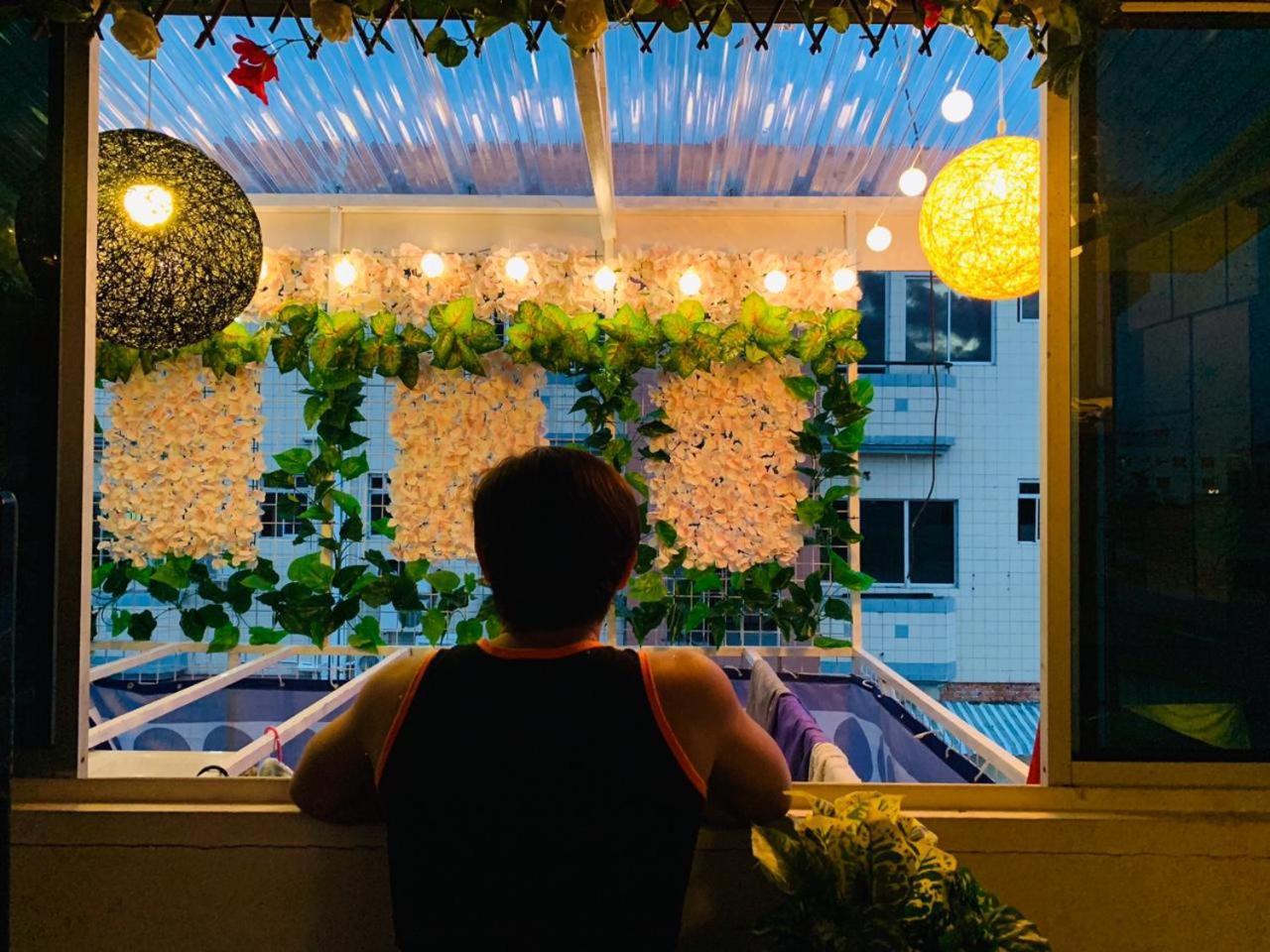 Co.Living Hostel Бандар Сери Бегаван Екстериор снимка